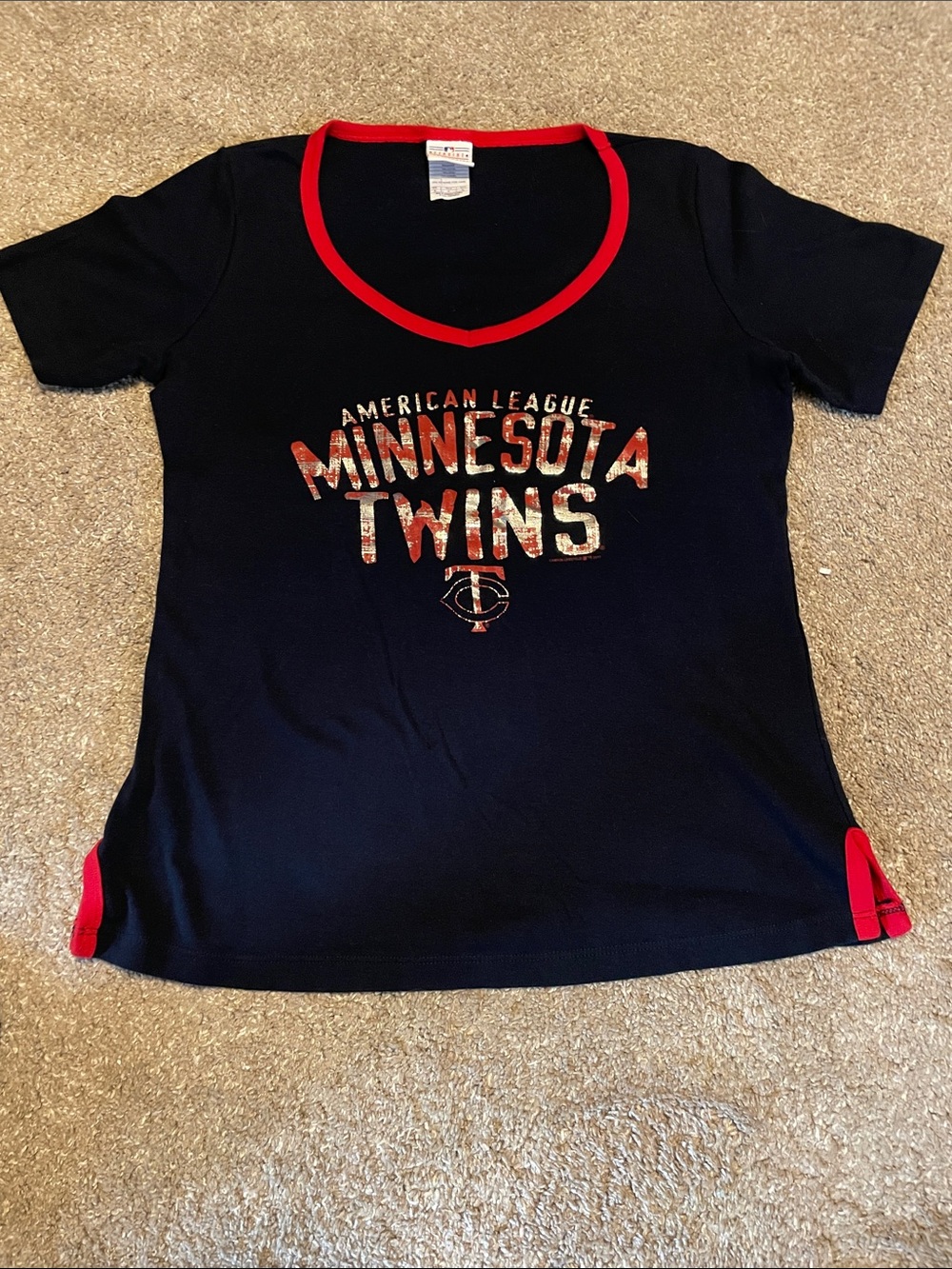 Minnesota Twins Women's Navy V-Neck Tee with Red Trim, Medium